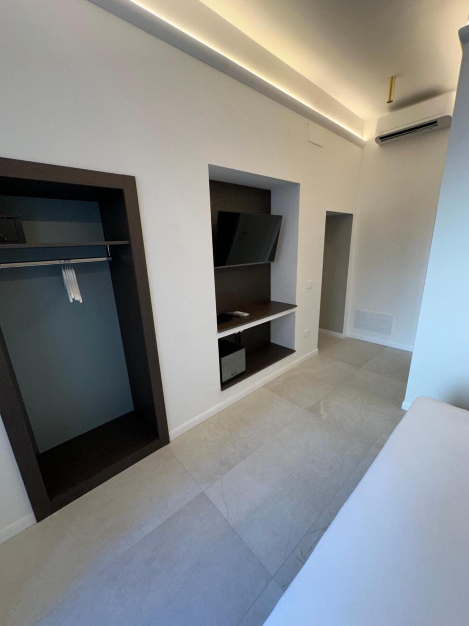 Hotiday Room Collection - Napoli Museo Suite Nápoles Exterior foto